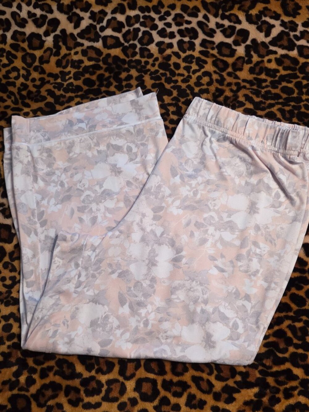 Tahari Pajama Lounge Capri Pants Size M